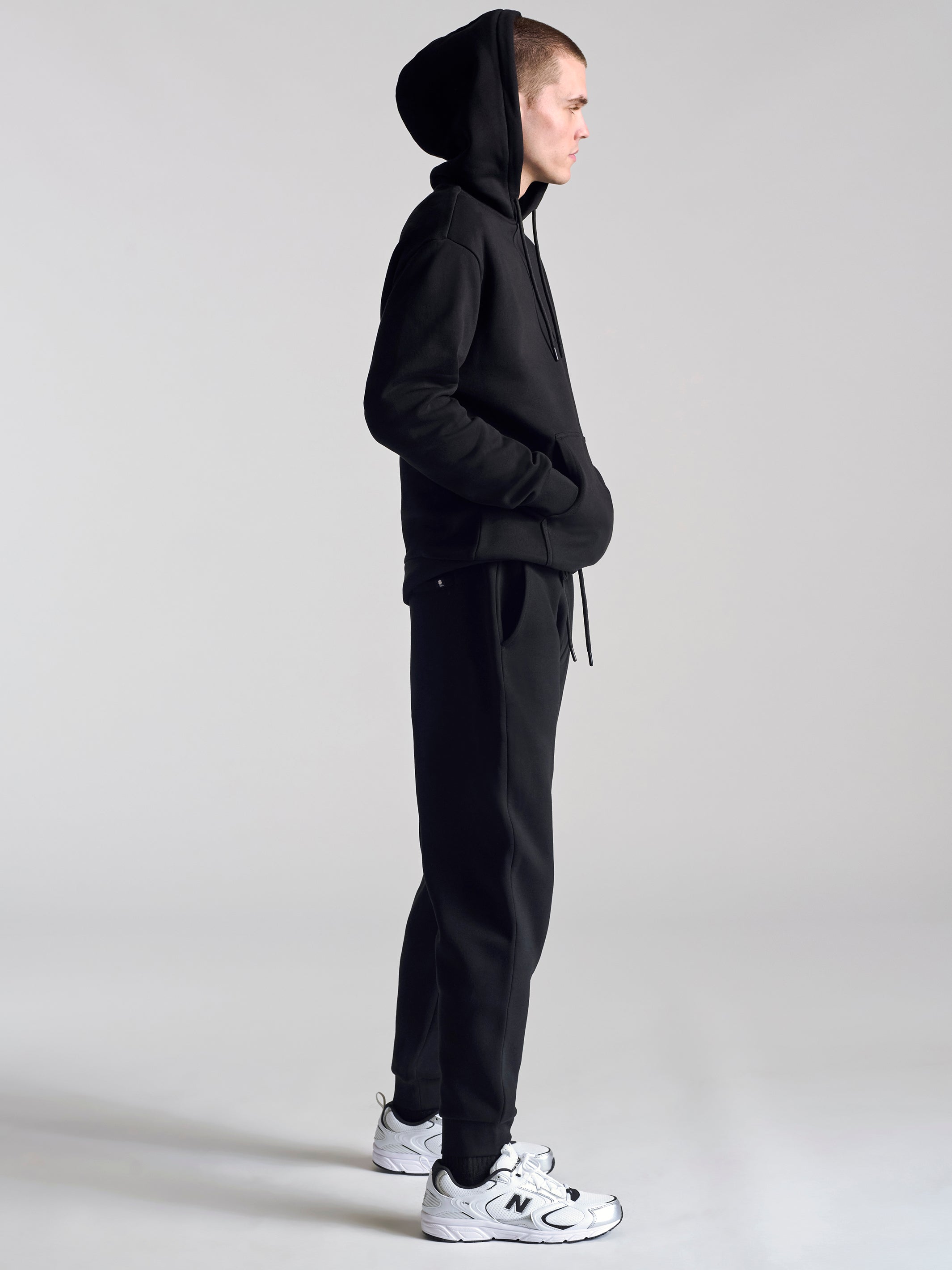 Men's Montrose Hooded Sweatshirt In Black - BROOKLYN INDUSTRIES