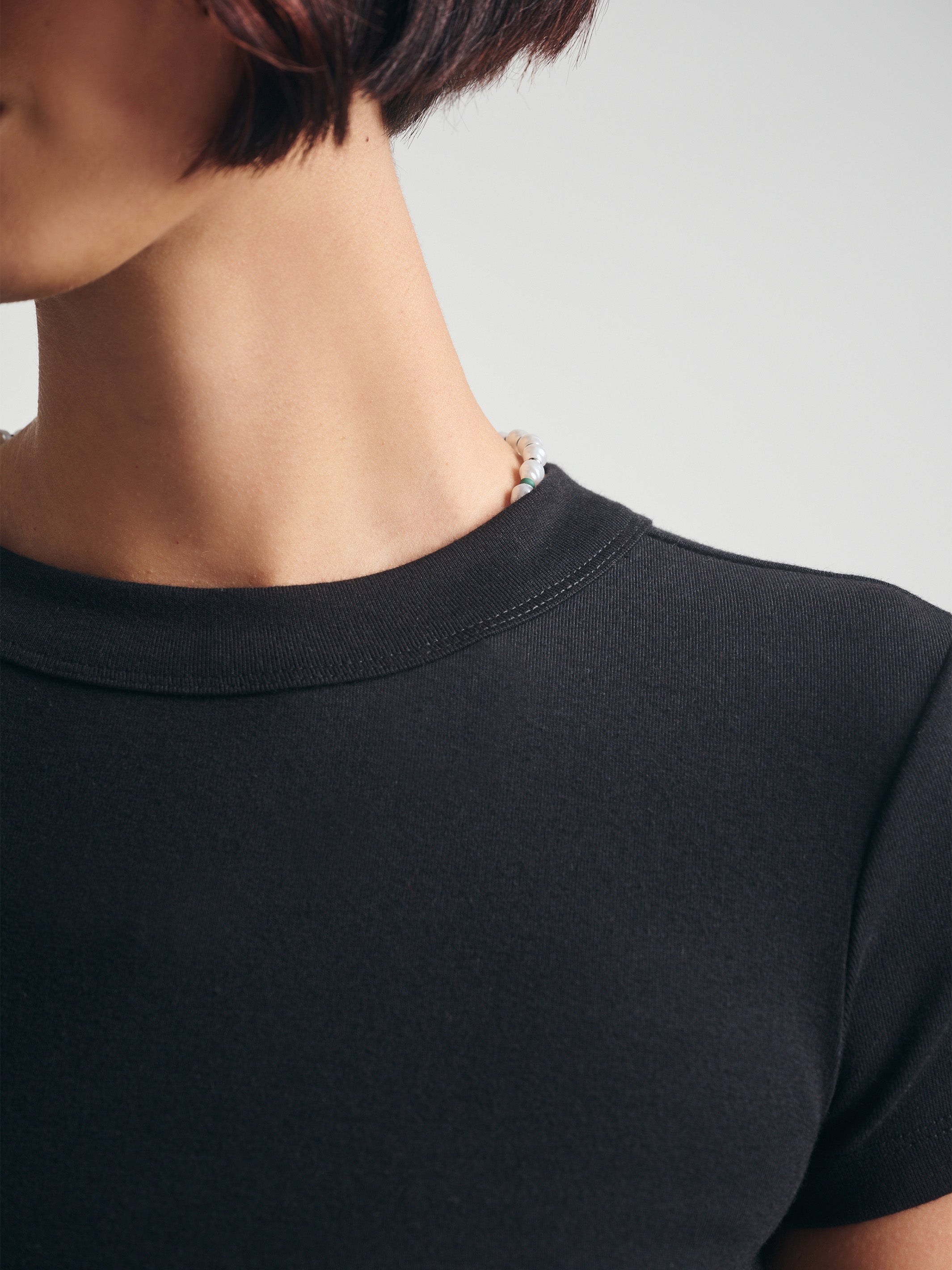 Women's Ribbed Cropped T-Shirt in Black