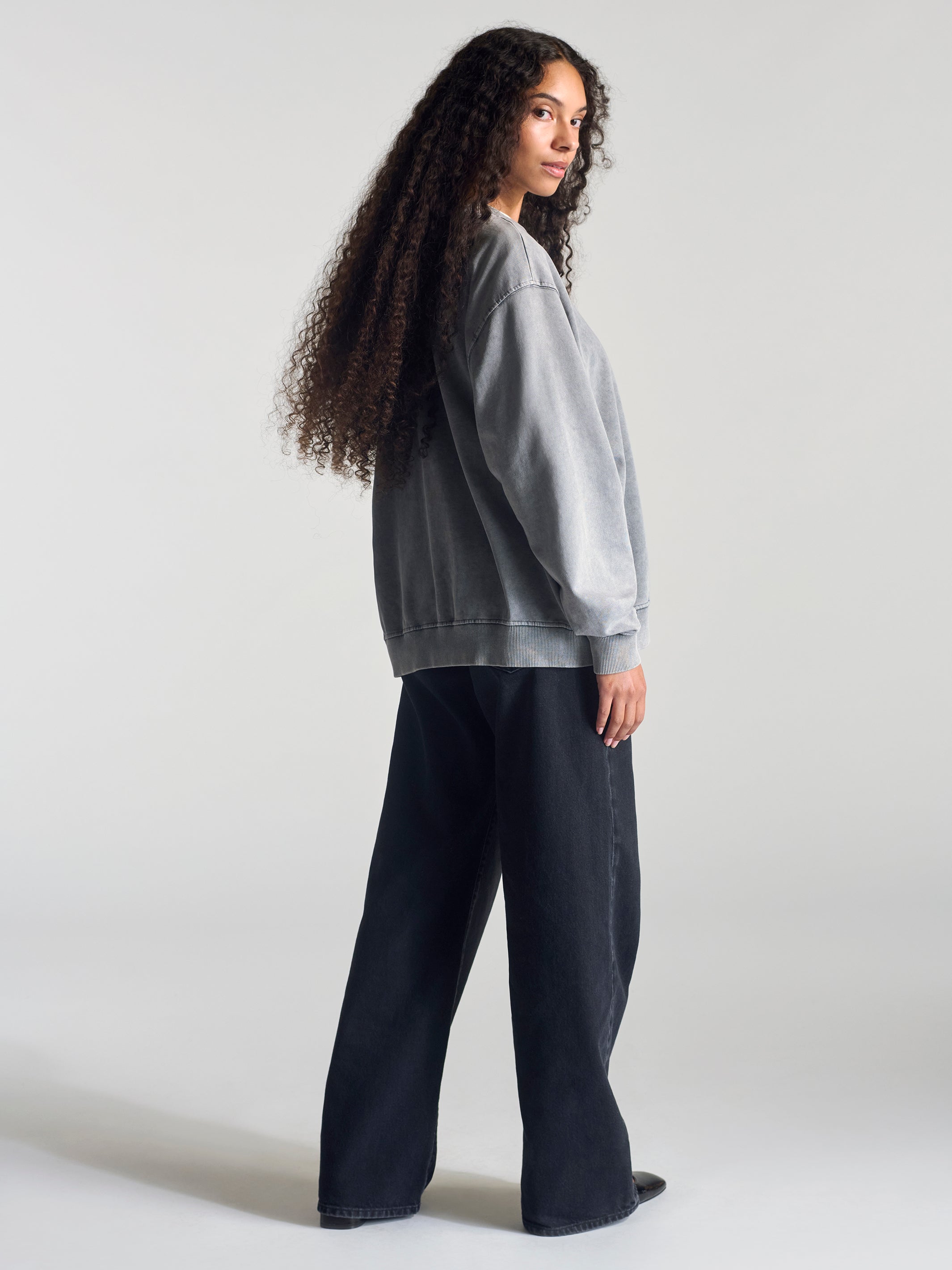 Women's Crew Neck Sweatshirt In Monument - BROOKLYN INDUSTRIES