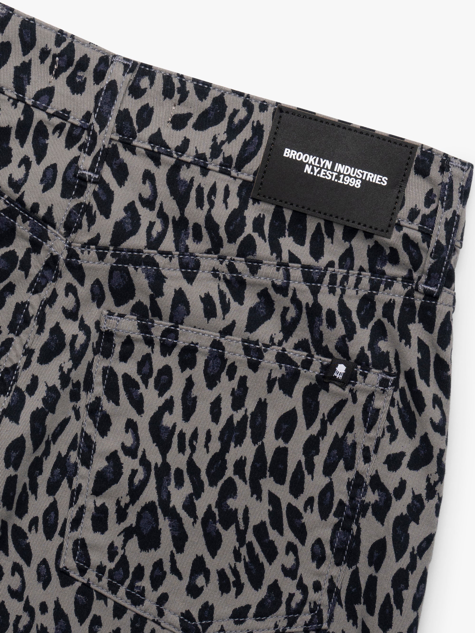 Women's Barrel Pants in Smoke Leo Twill