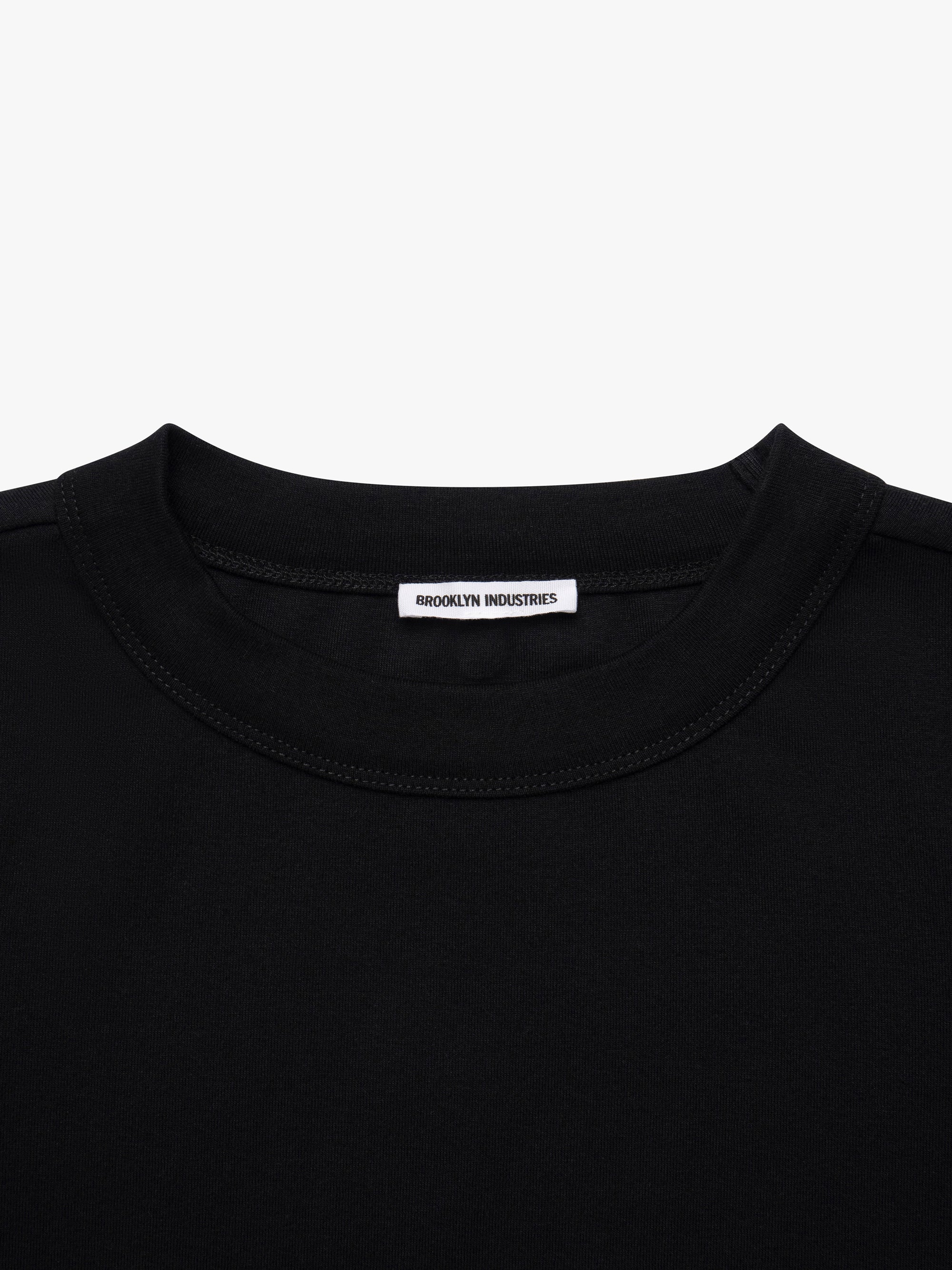 Women's Ribbed Cropped T-Shirt in Black