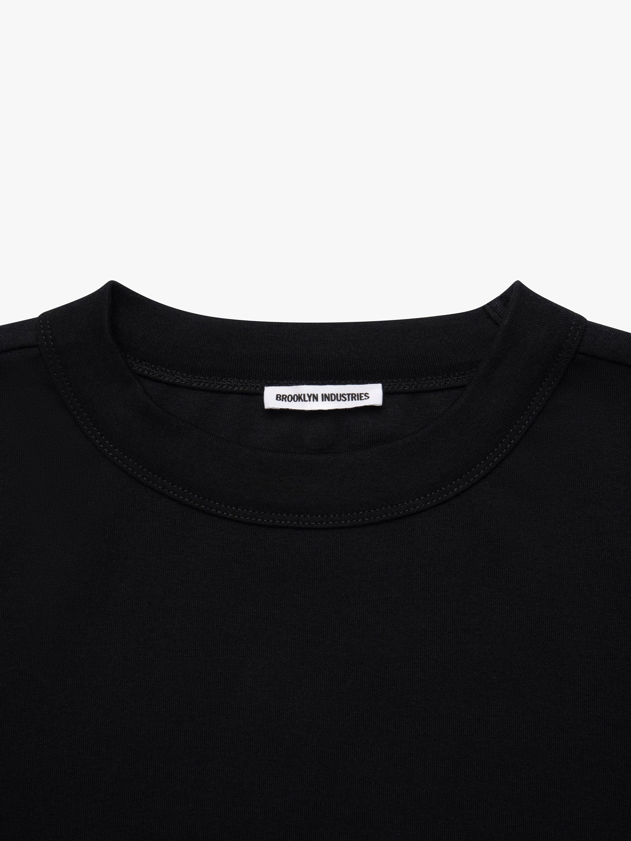 Women's Ribbed Cropped T-Shirt in Black