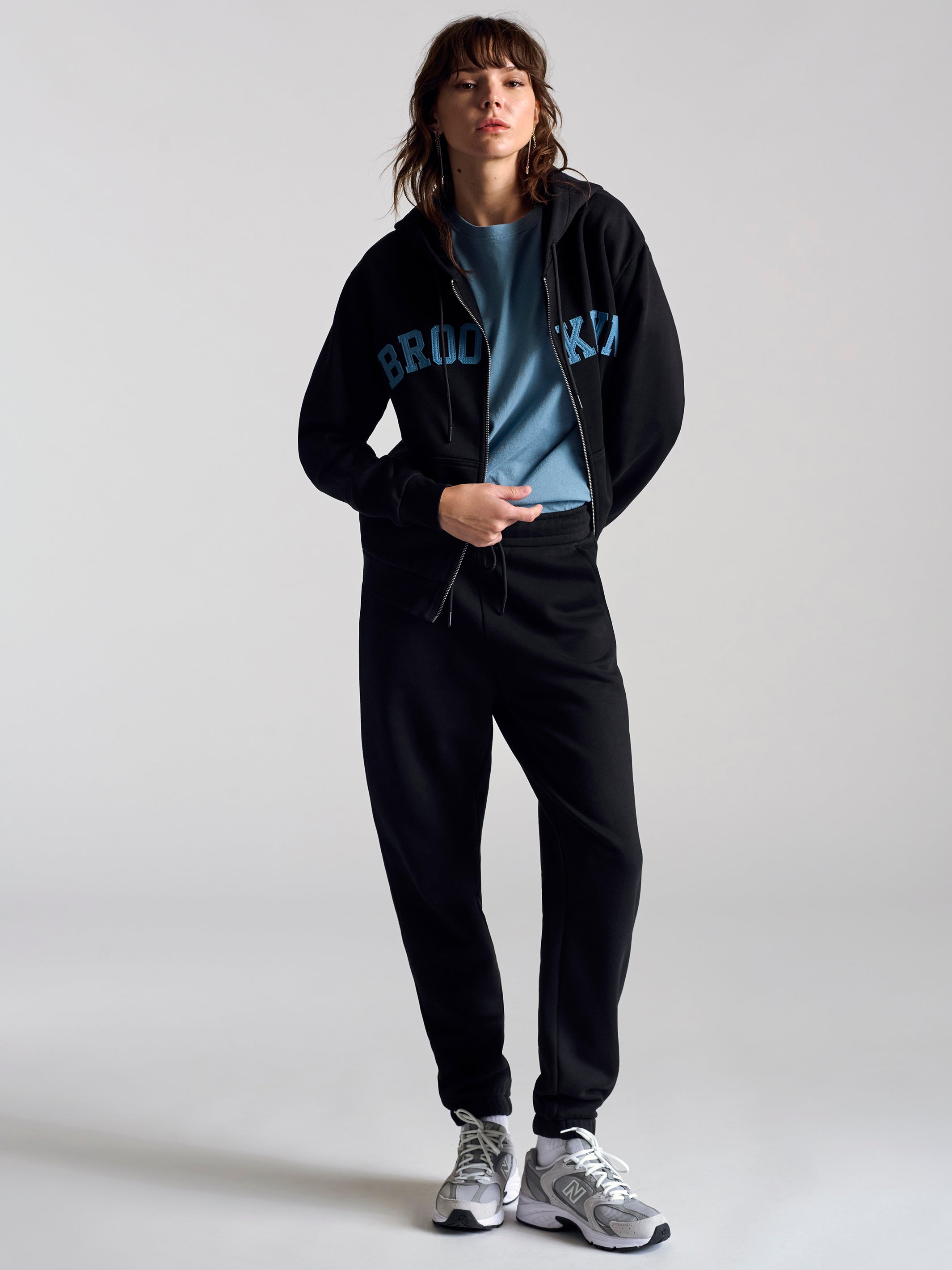 Women's Campus Zip Up Sweatshirt In Black - BROOKLYN INDUSTRIES