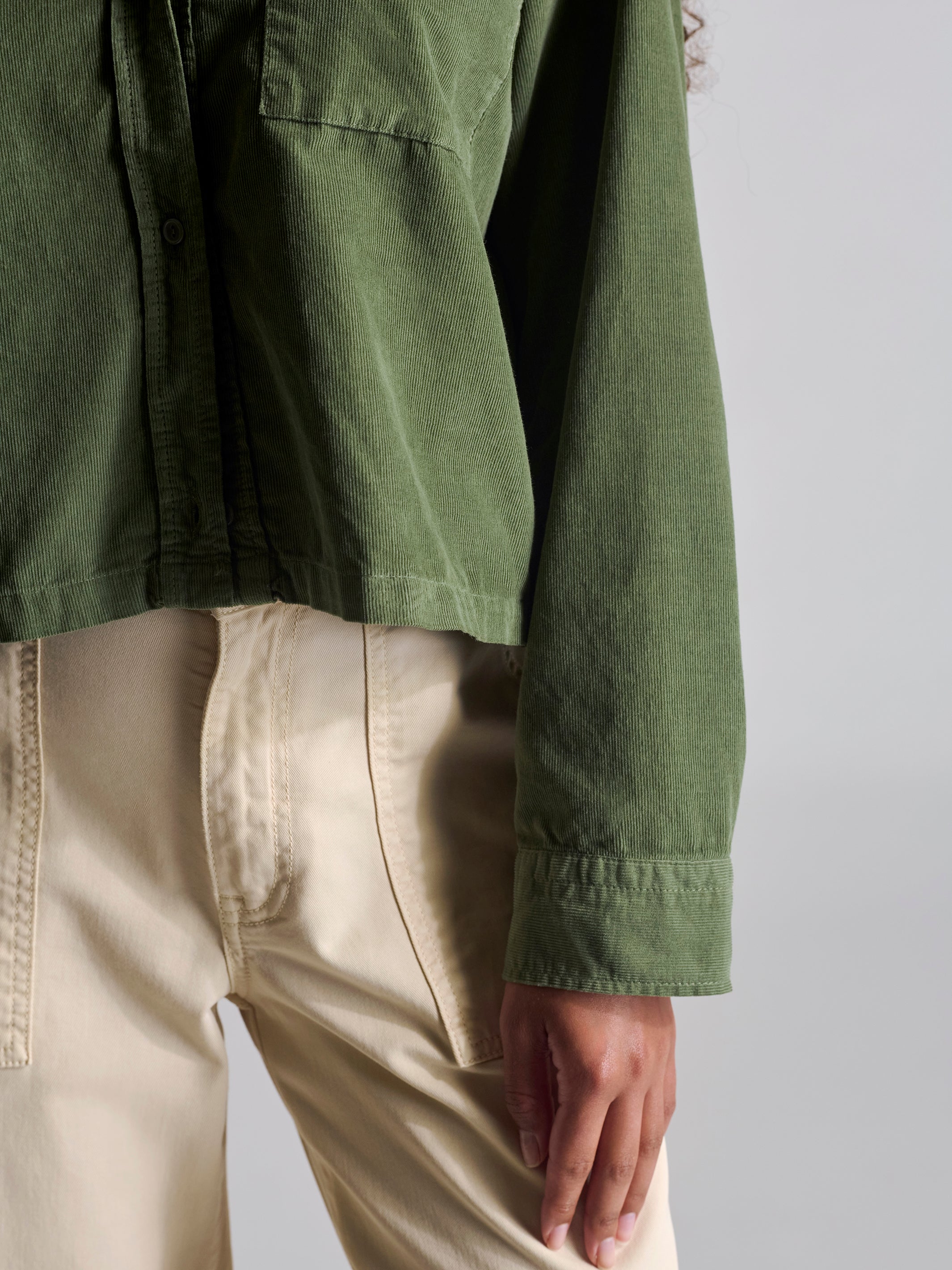 Women's Graham Corduroy Cropped Shirt in Moss - BROOKLYN INDUSTRIES