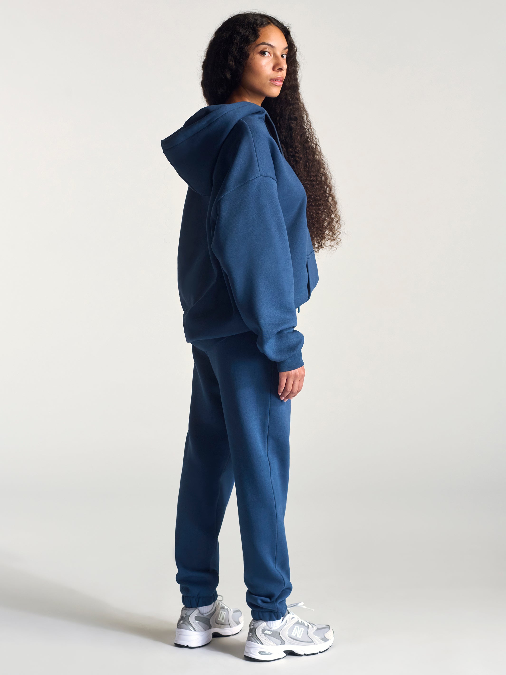 Brooklyn Industries Women's Montrose Hooded Sweatshirt In Dark Denim