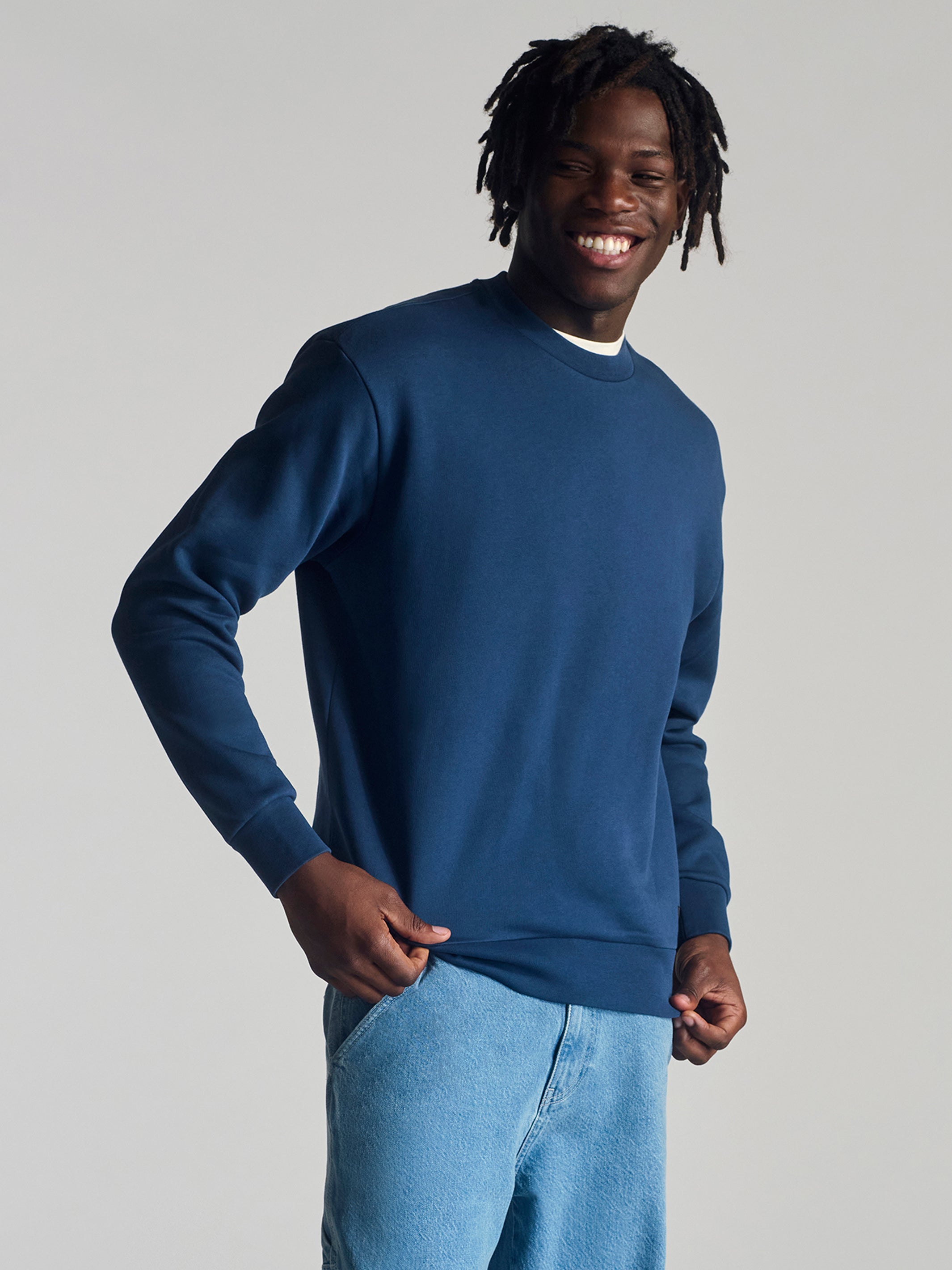 Men's Hoyt Crew Neck Sweatshirt In Dark Denim - BROOKLYN INDUSTRIES