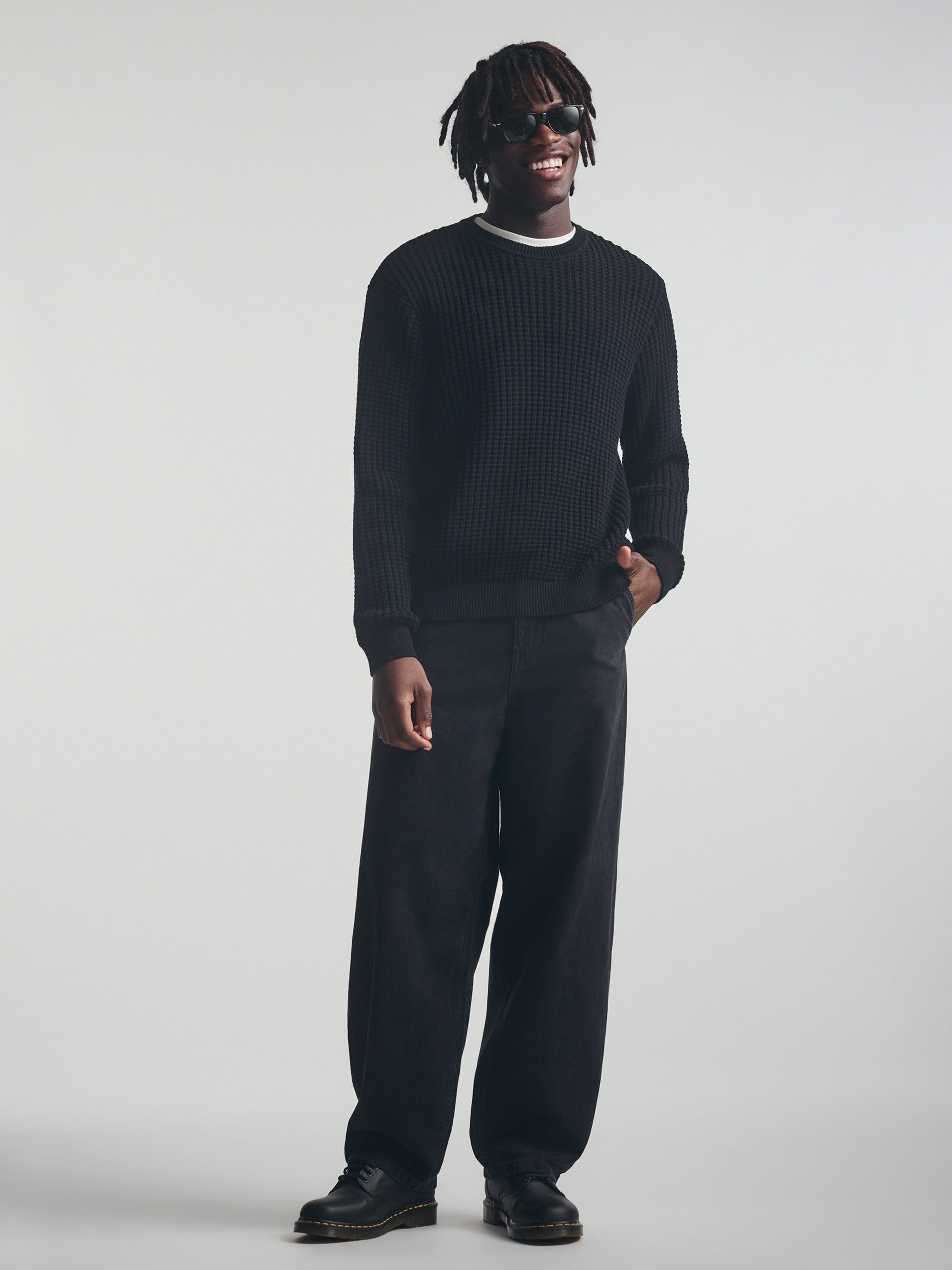 Men's Crew Neck Sweater in Black - BROOKLYN INDUSTRIES