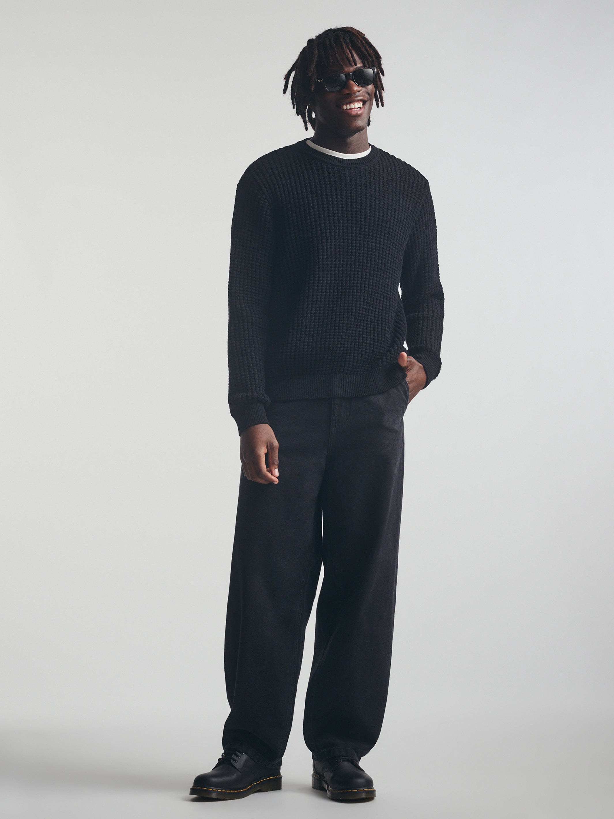 Men's Crew Neck Sweater in Black - BROOKLYN INDUSTRIES