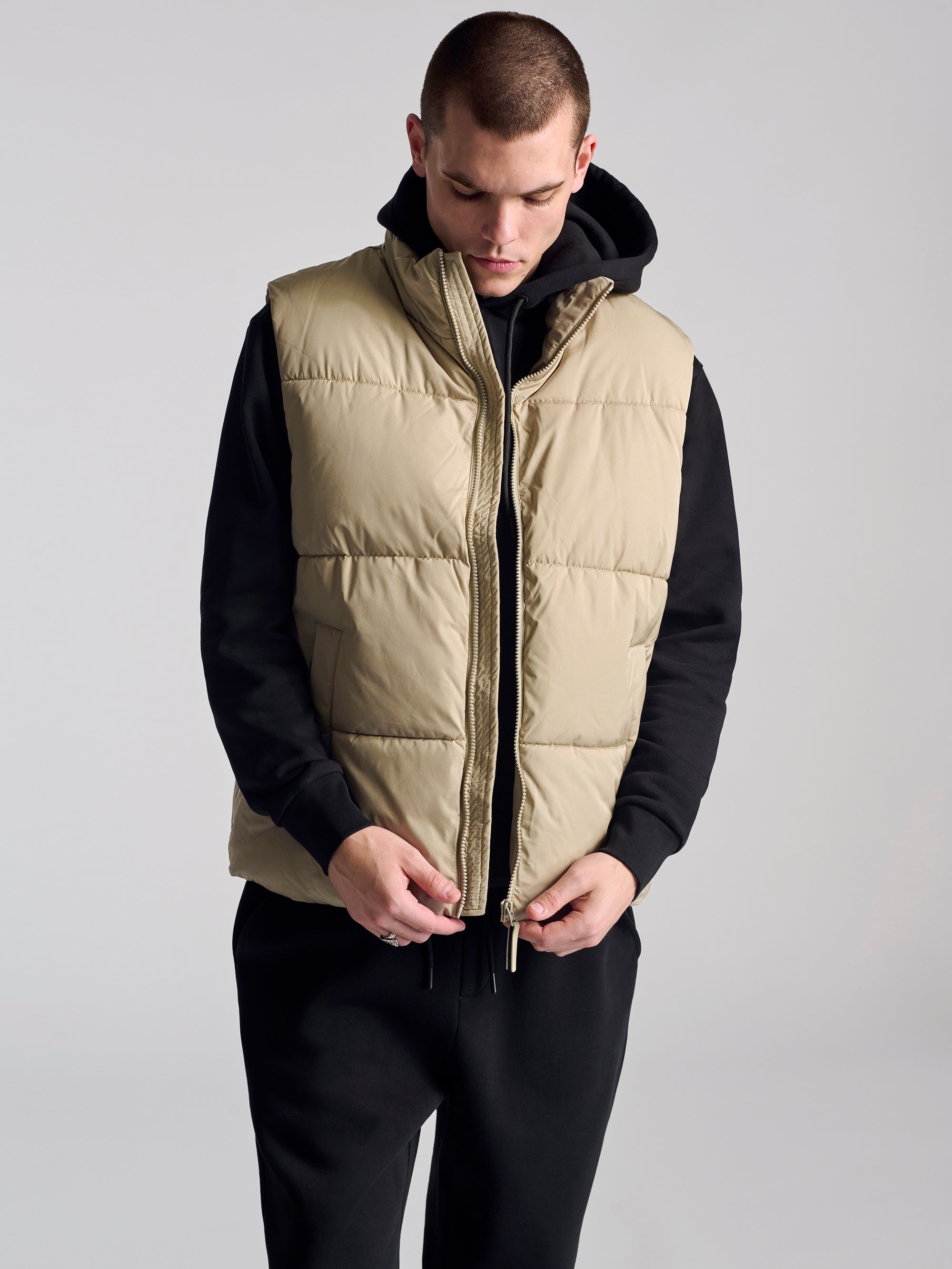 Men's Puffer Vest In Fog - BROOKLYN INDUSTRIES