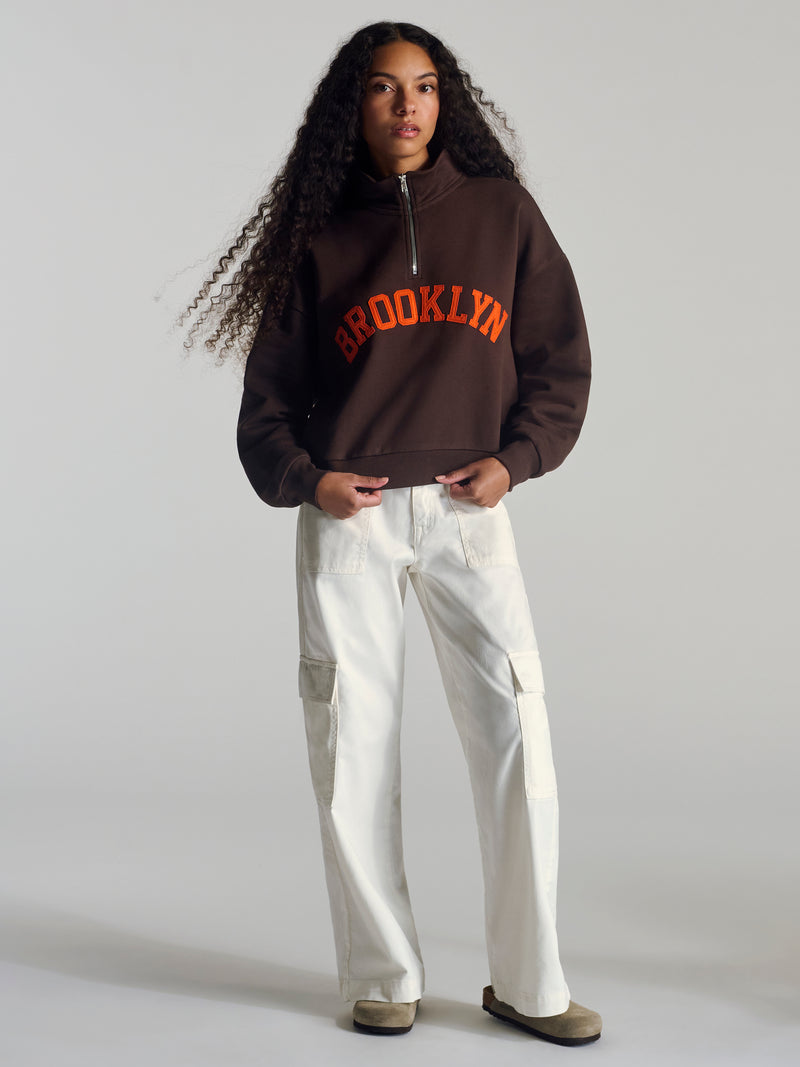 Women's Campus Half Zip Sweatshirt In Coffee Bean - BROOKLYN INDUSTRIES